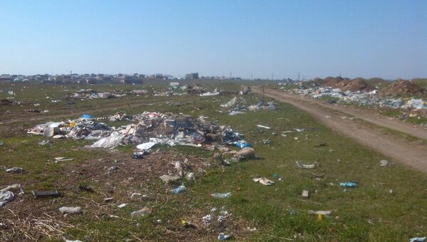 Стихийная свалка мусора в селе Красная Зорька Симферопольского района