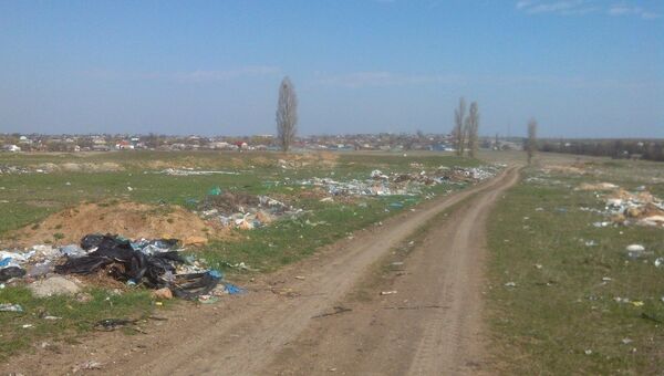 Стихийная свалка мусора в селе Красная Зорька Симферопольского района