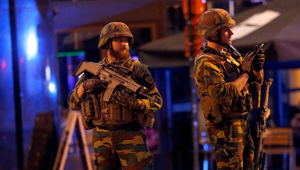 Бельгийские военные на месте взрыва на Центральном вокзале Брюсселя. 20.06.2017