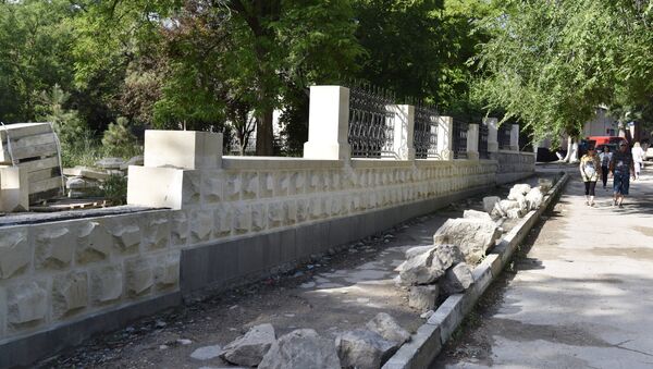 Реставрационные работы на могиле Айвазовского в Феодосии