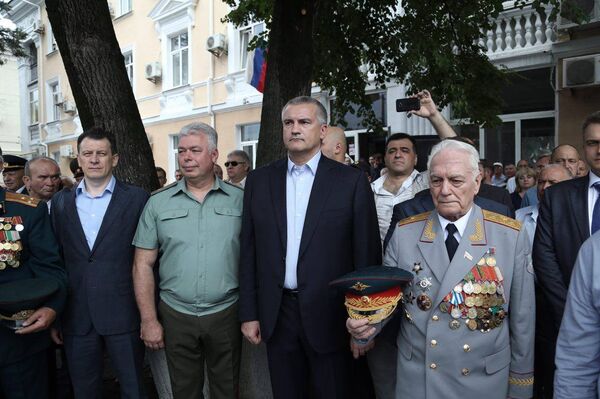 Симферопольское высшее военно. СВВПСУ Сергей Аксенов. СВВПСУ Симферопольское высшее. Пряхин Владимир Семенович СВВПСУ. Симферопольское высшее военно-политическое строительное училище.