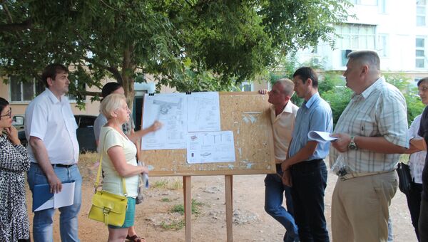 Активисты ОНФ помогли жильцам дома в Судаке добиться внесения изменений в проект благоустройства придомовой территории