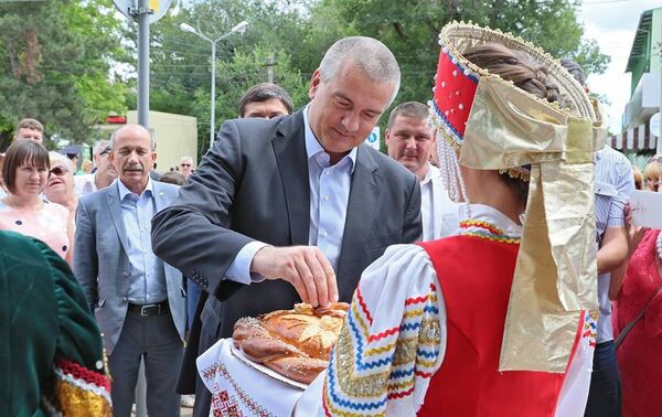 Глава Крыма Сергей Аксенов на открытии фестиваля Присягая России: Башкортостан и Крым в панораме веков Глава Крыма Сергей Аксенов на открытии фестиваля Присягая России: Башкортостан и Крым в панораме веков