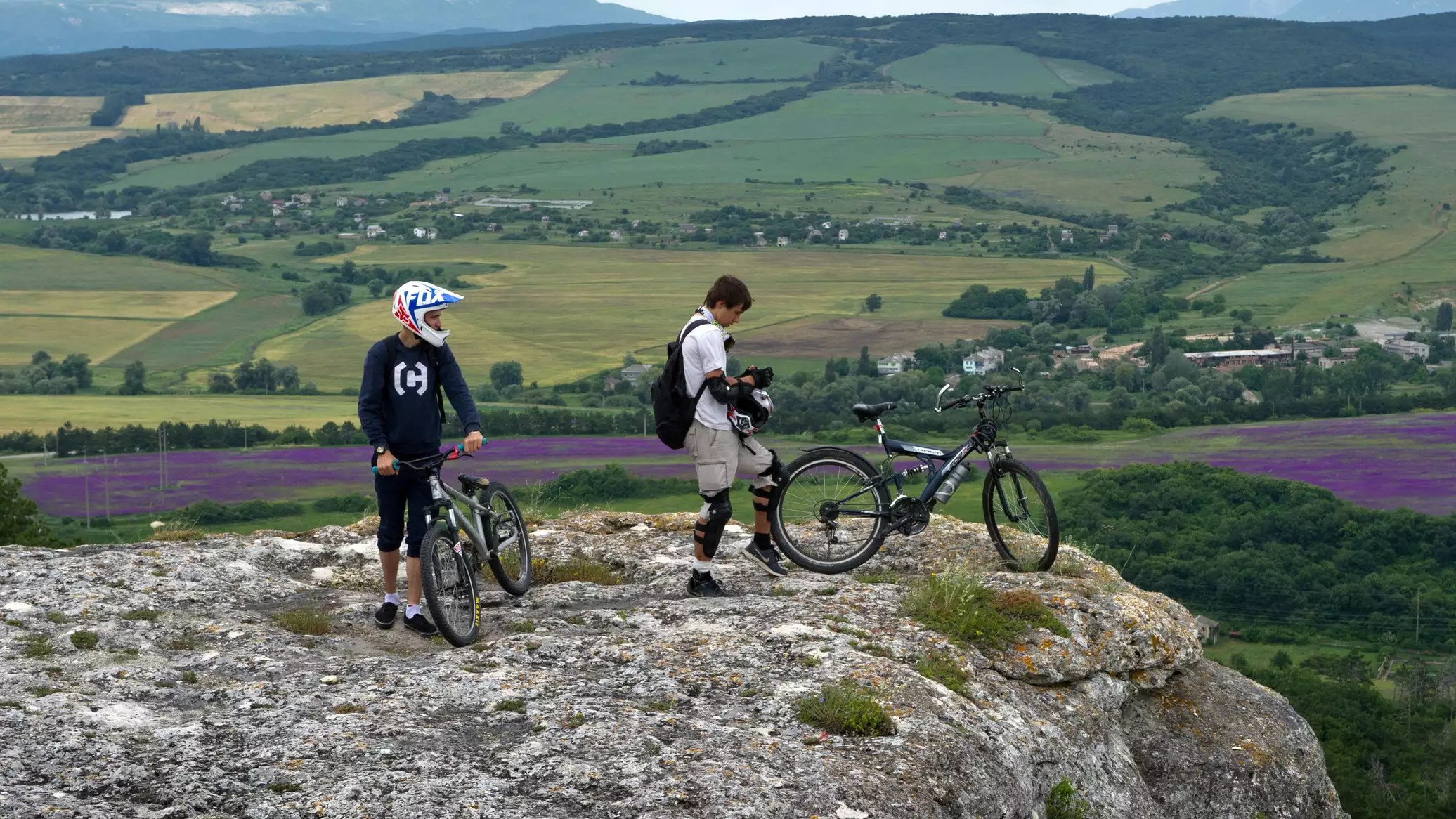 Поход на велосипеде. Велосипед для туризма. Велотуризм в крыму. Велосипедный туризм. Велотуризм в крыму.