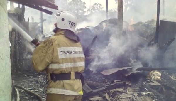 В крымском селе в сарае сгорело 7 тонн сена В крымском селе в сарае сгорело 7 тонн сена