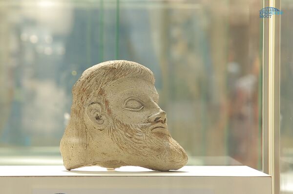 Выставка в московском ГУМе, посвященная строительству моста через Керченский пролив