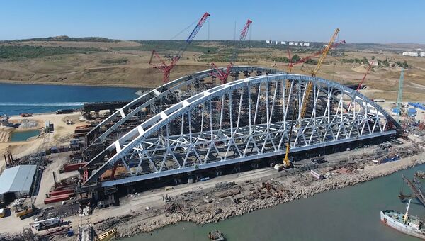 Строительство арок моста через Керченский пролив. Съемка с коптера