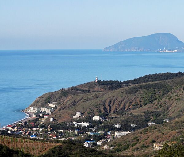 Крым систем. Фото Рыбачье Крым вид на горы. Фото Рыбачье Крым вид горы плато.