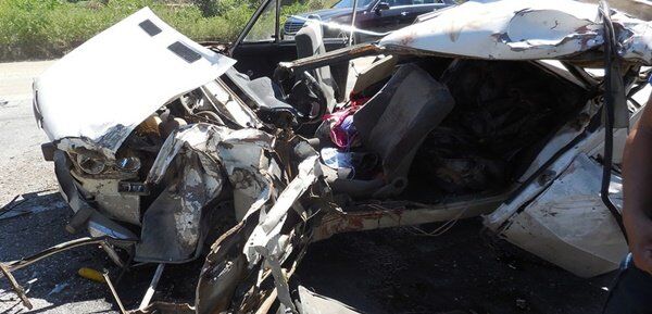 ДТП на трассе Симферополь-Севастополь с участием автомобиля ВАЗ-2106 и микроавтобуса Volkswagen Crafter ДТП на трассе Симферополь-Севастополь с участием автомобиля ВАЗ-2106 и микроавтобуса Volkswagen Crafter
