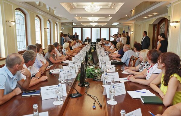 Глава Республики Крым Сергей Аксенов представил членам Наблюдательного совета КФУ им. В.И. Вернадского нового ректора университета Андрея Фалалеева Глава Республики Крым Сергей Аксенов представил членам Наблюдательного совета КФУ им. В.И. Вернадского нового ректора университета Андрея Фалалеева