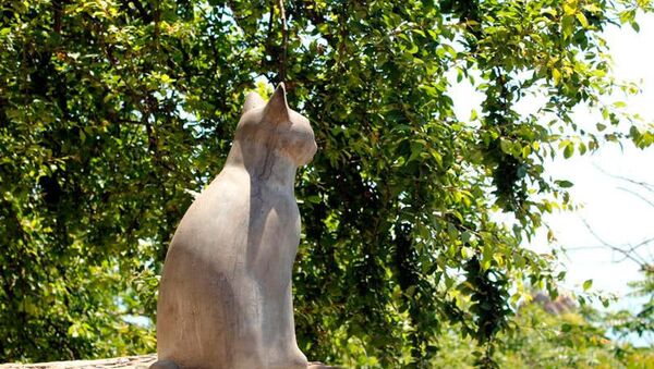 Статуя кошки в Гурзуфе