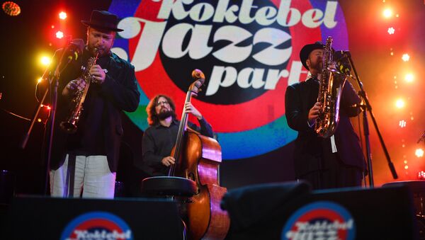 Музыканты коллектива Brill Family во время выступления на фестивале Koktebel Jazz Party