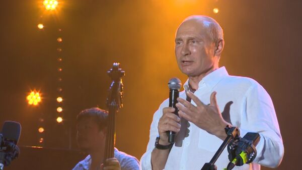 Путин со сцены Koktebel Jazz Party обратился к участникам и гостям фестиваля Путин со сцены Koktebel Jazz Party обратился к участникам и гостям фестиваля