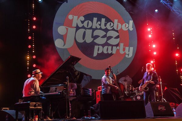 Музыканты на сцене Международного джазового фестиваля Koktebel Jazz Party 2017