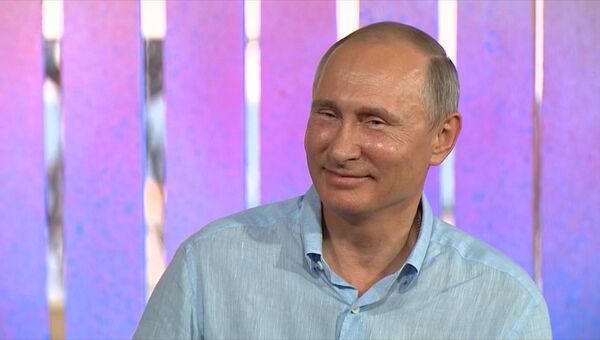 Порядочность и любовь - Путин рассказал, что важно при руководстве страной