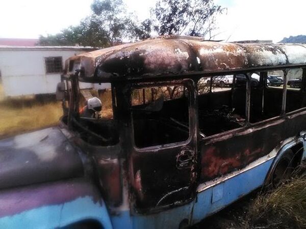 Сгоревший заброшенный автобус в Коктебеле Сгоревший заброшенный автобус в Коктебеле