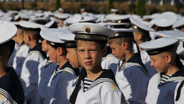 Праздничная линейка в Севастопольском президентском кадетском училище