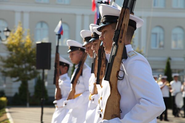 Праздничная линейка в Севастопольском президентском кадетском училище Праздничная линейка в Севастопольском президентском кадетском училище