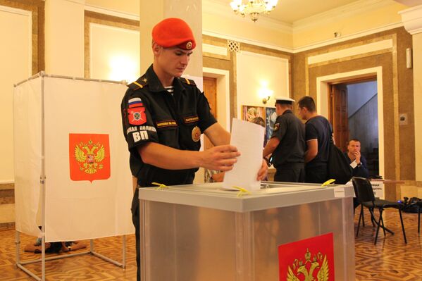 Жители Севастополя голосуют на выборах губернатора. 10 сентября 2017 года