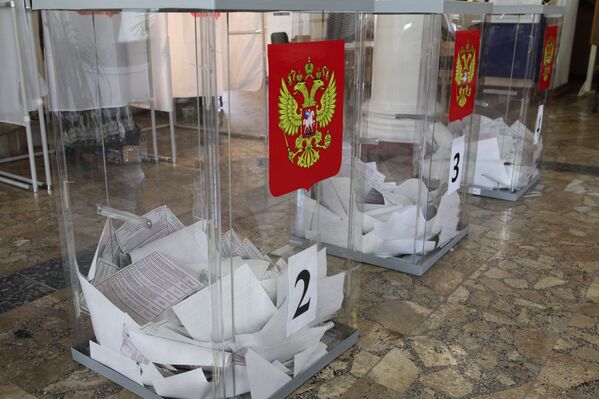 Урны на избирательном участке в Севастополе. 10 сентября 2017 года