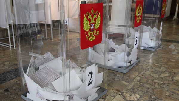 Урны на избирательном участке в Севастополе