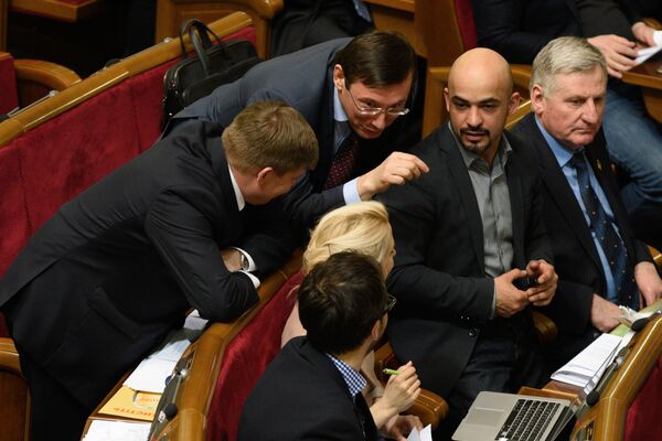 Председатель Блока Петра Порошенко Юрий Луценко и Мустафа Найем на заседании Верховной рады Украины Председатель Блока Петра Порошенко Юрий Луценко и Мустафа Найем на заседании Верховной рады Украины