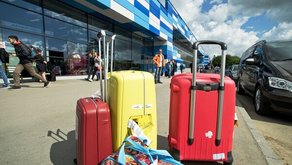 Багаж, прибывших на отдых в Крым, в международном аэропорту Симферополь