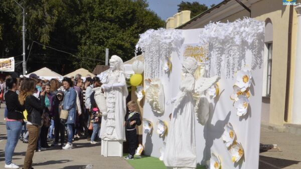 В Феодосии прошла благотворительная акция Белый цветок