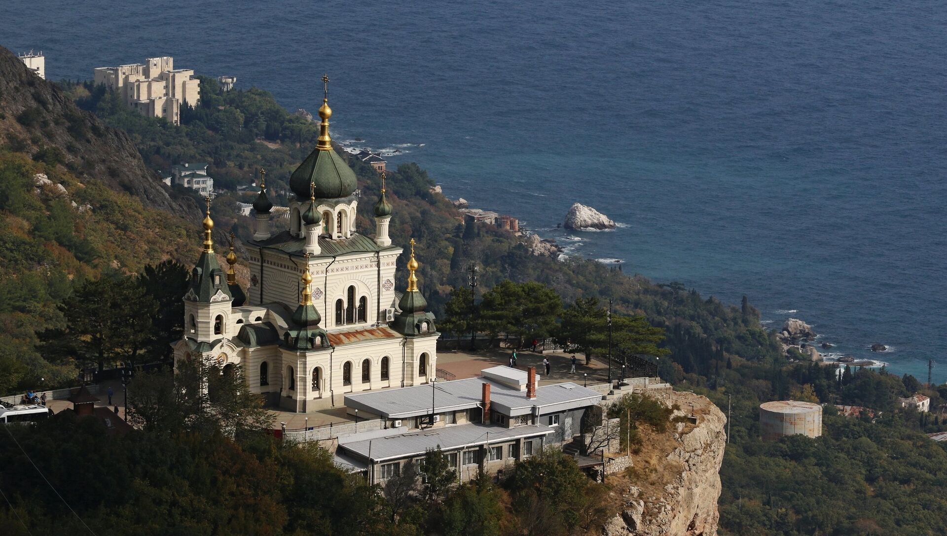 В Крыму турист застрял на отвесной скале около Форосской церкви - РИА Новости Крым, 02.05.2021
