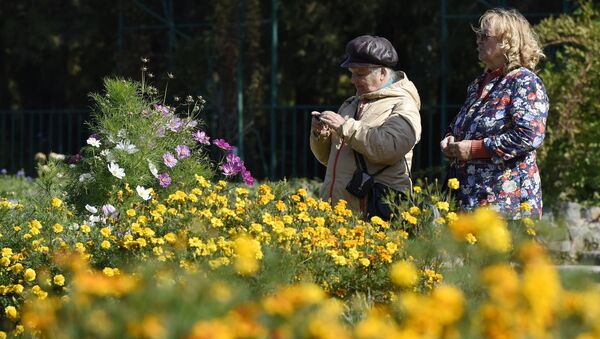 Женщины в Ботаническом саду Крымского федерального университета им.Вернадского в Симферополе