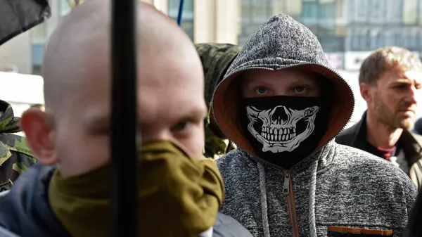Акция радикалов у офиса дочернего предприятия Сбербанка России в Киеве