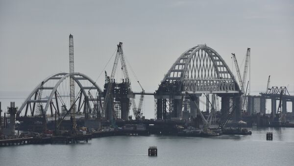 Вторая морская операция по установке автодорожной арки Крымского моста