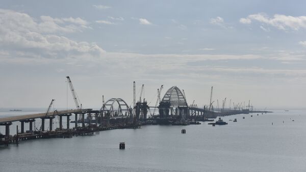 Вторая морская операция по установке автодорожной арки Крымского моста
