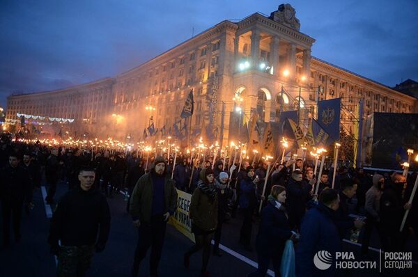 Участники марша по случаю 75-й годовщины создания Украинской повстанческой армии* в Киеве, Украина. 14 октября 2017 Участники марша по случаю 75-й годовщины создания Украинской повстанческой армии* в Киеве, Украина. 14 октября 2017