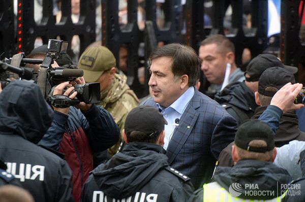 Михаил Саакашвили на акции в поддержку политической реформы в Киеве. 17 октября 2017 Михаил Саакашвили на акции в поддержку политической реформы в Киеве. 17 октября 2017
