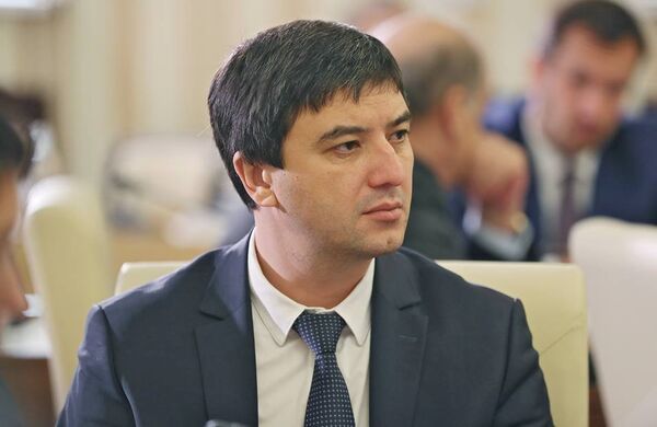 Новый председатель Госкомитета по делам межнациональных отношений и депортированных граждан Республики Крым Ленур Абдураманов Новый председатель Госкомитета по делам межнациональных отношений и депортированных граждан Республики Крым Ленур Абдураманов