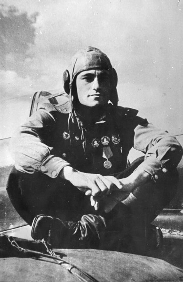 Амет-Хан Султан, лето 1943 года Амет-Хан Султан, лето 1943 года