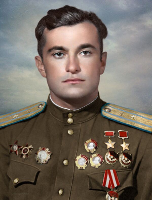 Амет-Хан Султан, август 1945 года Амет-Хан Султан, август 1945 года