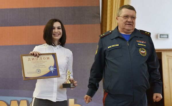 Обозреватель радио Спутник в Крыму Светлана Разина и начальник ГУ МЧС России по РК Сергей Шахов Обозреватель радио Спутник в Крыму Светлана Разина и начальник ГУ МЧС России по РК Сергей Шахов