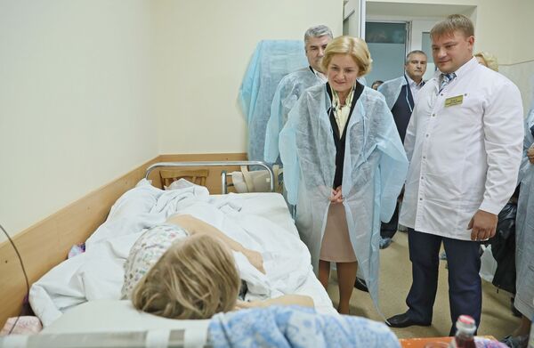 Заместитель председателя правительства России Ольга Голодец во время посещения больницы в Симферополе Заместитель председателя правительства России Ольга Голодец во время посещения больницы в Симферополе