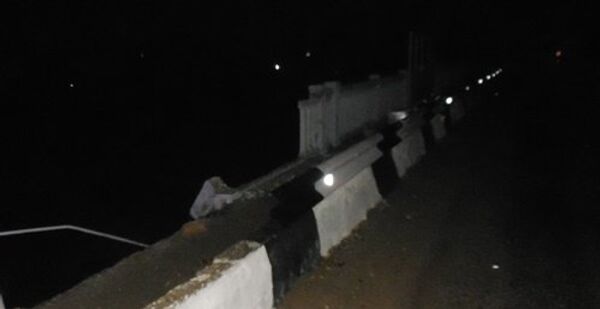 В Бахчисарайском районе Крыма автомобиль упал с железнодорожного моста В Бахчисарайском районе Крыма автомобиль упал с железнодорожного моста