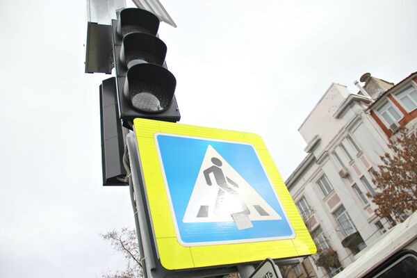 Светофор в центре Симферополя Светофор в центре Симферополя