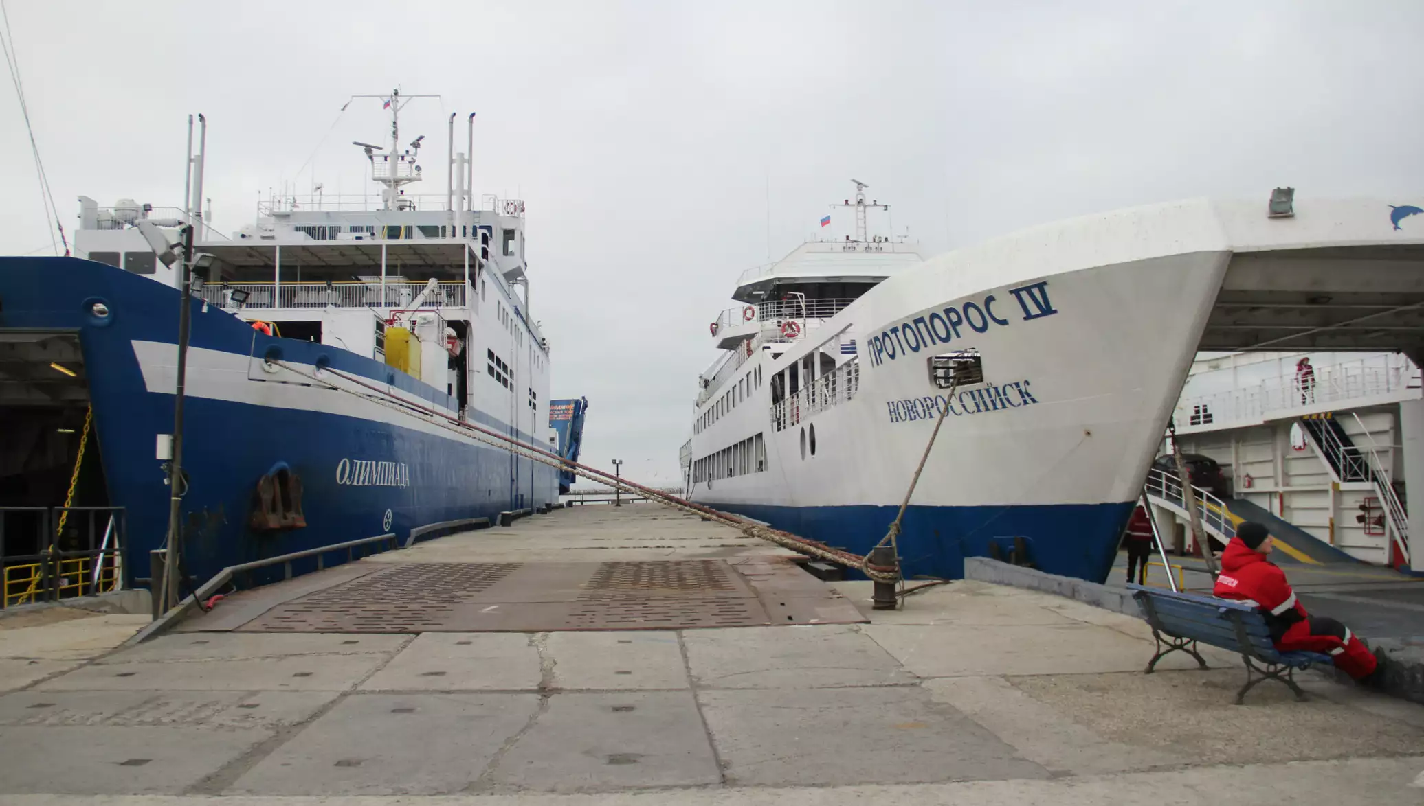 Паром керчь тамань. Как работает керченская. Паром керченский пролив. Почему в крыму работает паром. Паромная переправа крым.