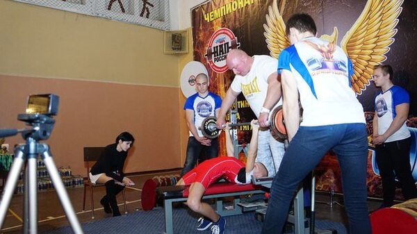 Иван Афанасьев - кандидат в мастера спорта по народному жиму Крымской ассоциации силовых видов спорта, чемпион Крыма во время соревнований Иван Афанасьев - кандидат в мастера спорта по народному жиму Крымской ассоциации силовых видов спорта, чемпион Крыма во время соревнований