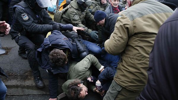 Столкновение сторонников Михаила Саакашвили с сотрудниками Национальной гвардии в Киеве. 5 декабря 2017