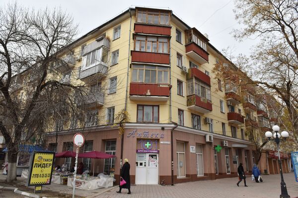 Дом на улице Карла Либкнехта в Феодосии, в котором проживал во время проведения испытаний космической техники Сергей Королев Дом на улице Карла Либкнехта в Феодосии, в котором проживал во время проведения испытаний космической техники Сергей Королев