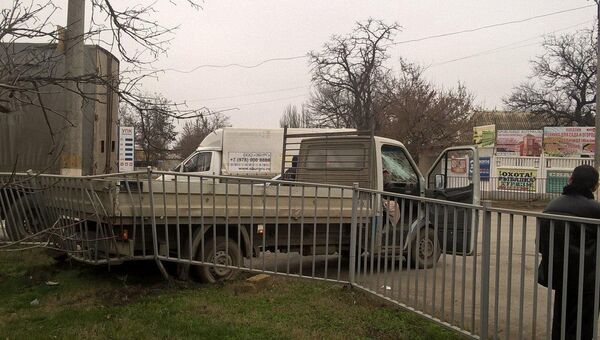 ДТП в Саках с участием грузового автомобиля КамАЗ и бортового грузовика Mersedes