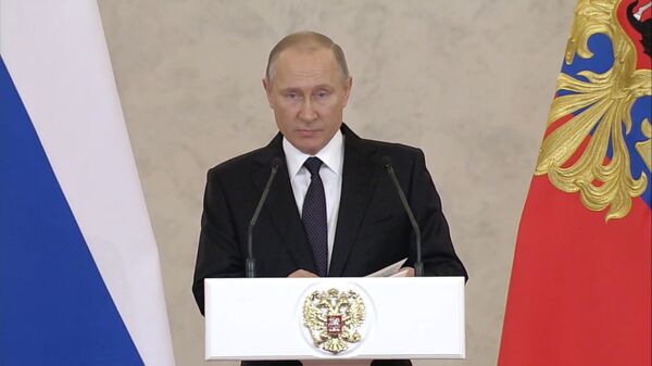 Путин назвал терактом взрыв в Петербурге и рассказал о своем указании ФСБ Путин назвал терактом взрыв в Петербурге и рассказал о своем указании ФСБ