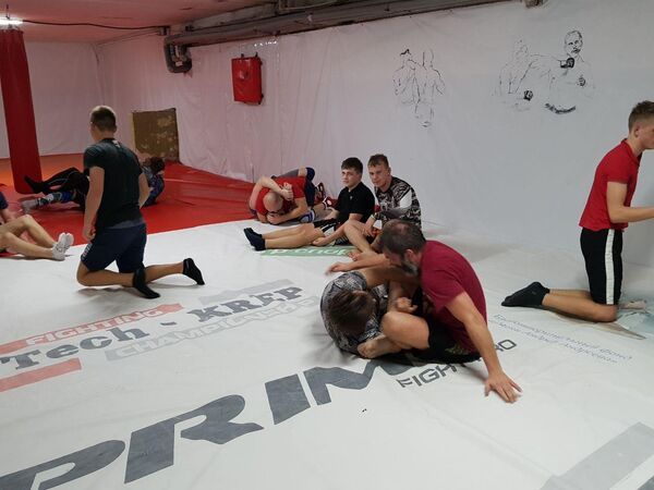 Показательная тренировка бойца MMA Вячеслава Юровских в рамках предпремьерного показа фильма Скиф в Евпатории Показательная тренировка бойца MMA Вячеслава Юровских в рамках предпремьерного показа фильма Скиф в Евпатории