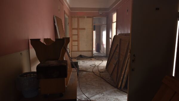 В Симферополе начался демонтаж старого здания театра кукол